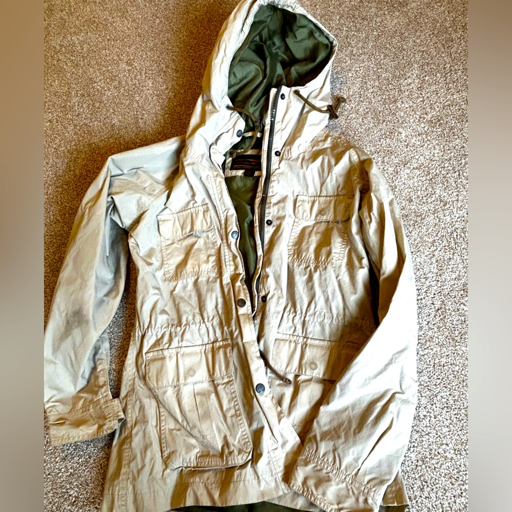 Eddie Bauer wind breaker used. Medium